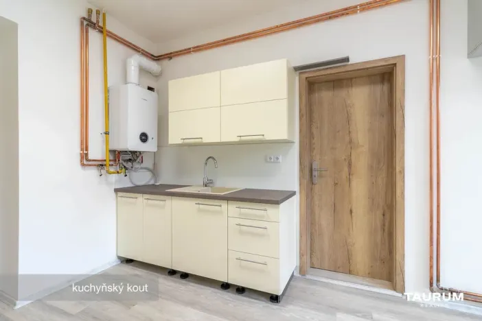 Pronájem kanceláře, Plzeň - Jižní Předměstí, Kotkova, 69 m2