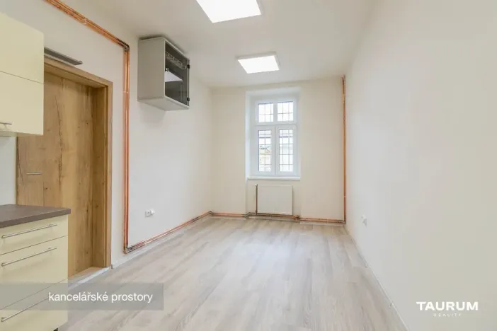 Pronájem kanceláře, Plzeň - Jižní Předměstí, Kotkova, 69 m2