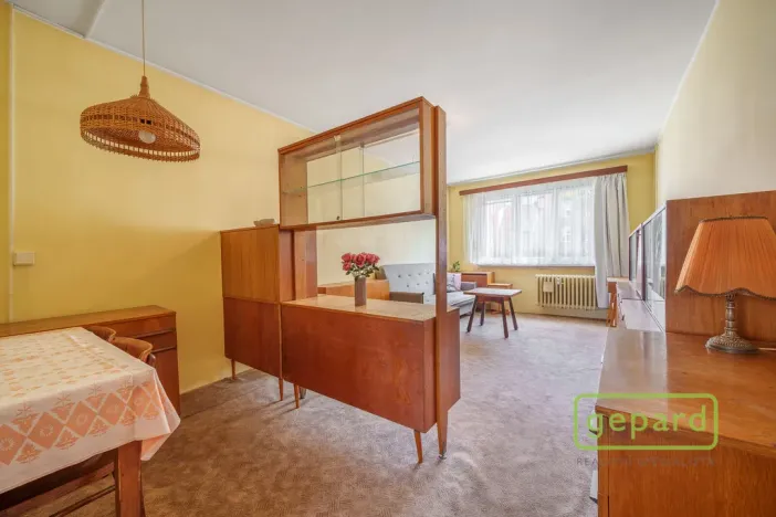 Prodej bytu 2+1, Karlovy Vary, Krymská, 55 m2