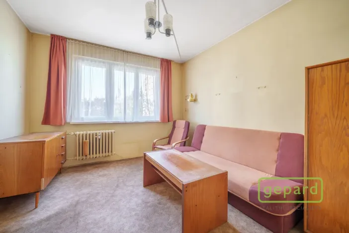 Prodej bytu 2+1, Karlovy Vary, Krymská, 55 m2