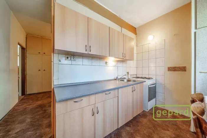 Prodej bytu 2+1, Karlovy Vary, Krymská, 55 m2