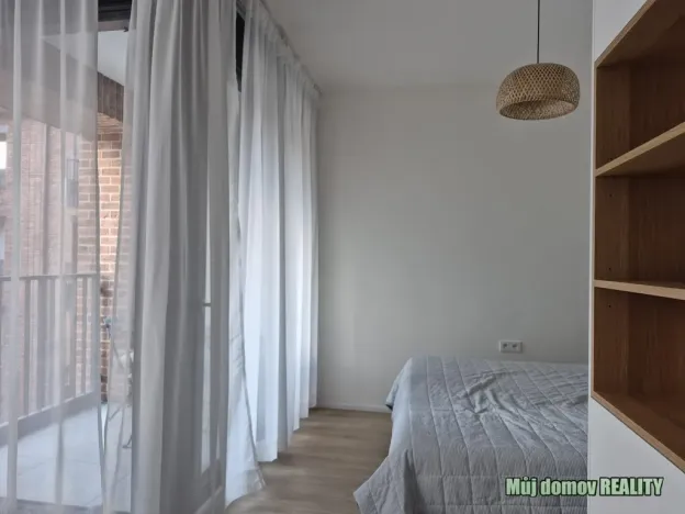 Pronájem bytu 1+kk, Praha - Smíchov, U Lihovaru, 31 m2
