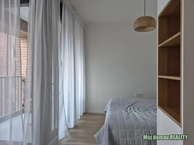 Pronájem bytu 1+kk, Praha - Smíchov, U Lihovaru, 31 m2