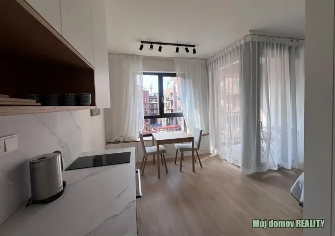 Pronájem bytu 1+kk, Praha - Smíchov, U Lihovaru, 31 m2