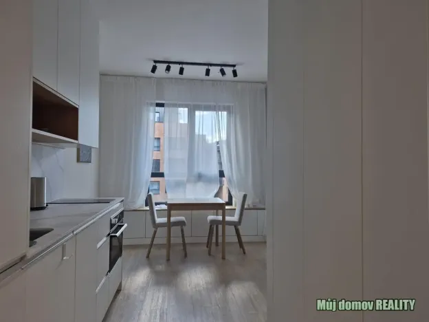 Pronájem bytu 1+kk, Praha - Smíchov, U Lihovaru, 31 m2