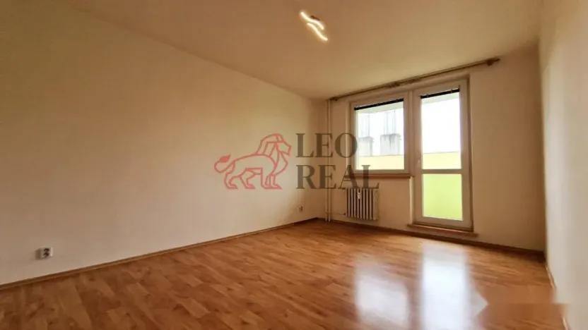 Pronájem bytu 3+1, Veselí nad Moravou, náměstí Míru, 73 m2