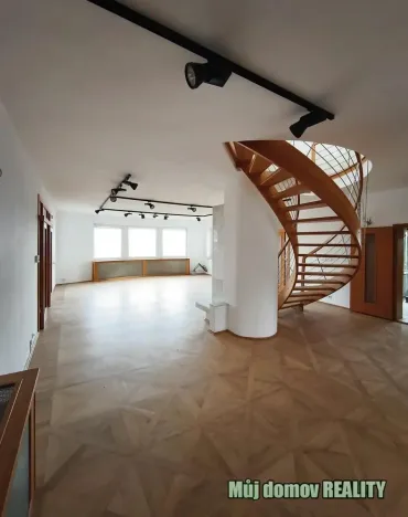 Pronájem vily, Praha - Smíchov, Nový Zlíchov, 801 m2