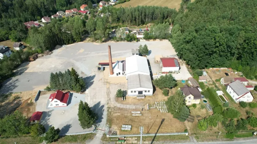Pronájem skladu, Jílovice, 18100 m2