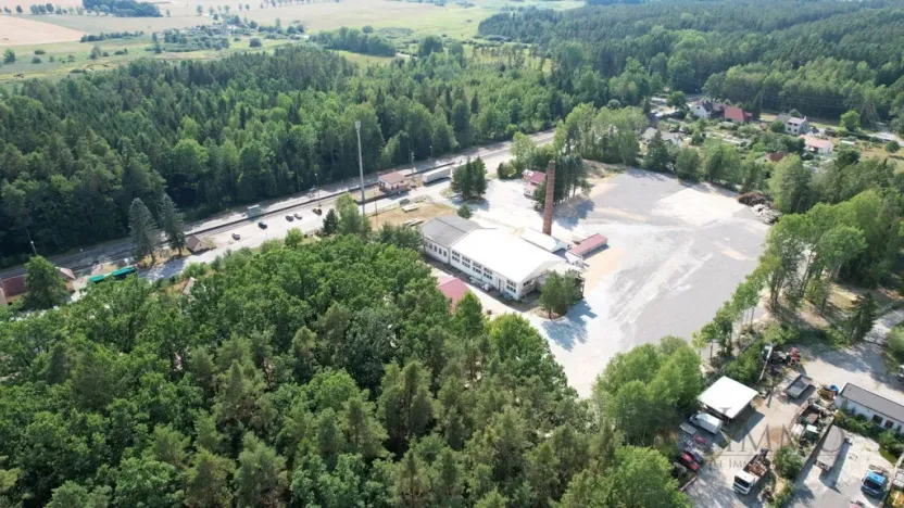 Pronájem skladu, Jílovice, 18100 m2