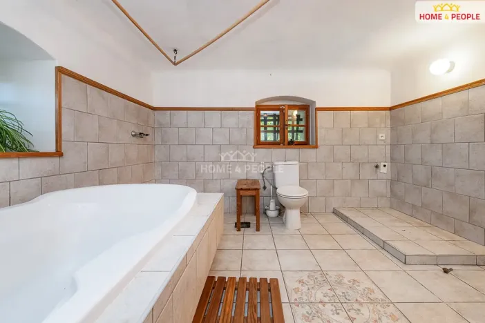 Prodej rodinného domu, Vysoký Chlumec, 190 m2