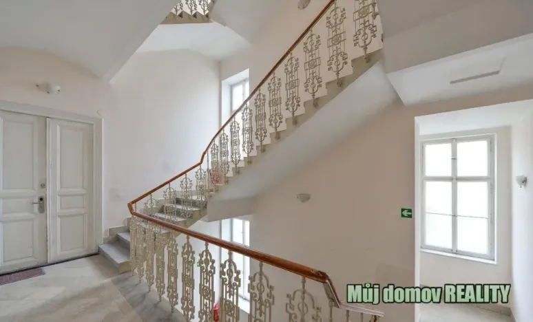 Pronájem bytu 1+1, Praha - Nové Město, Hálkova, 31 m2
