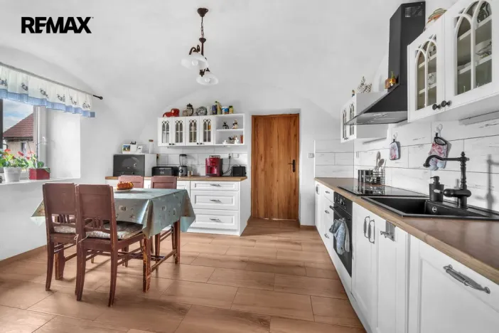 Prodej rodinného domu, Šonov, 237 m2