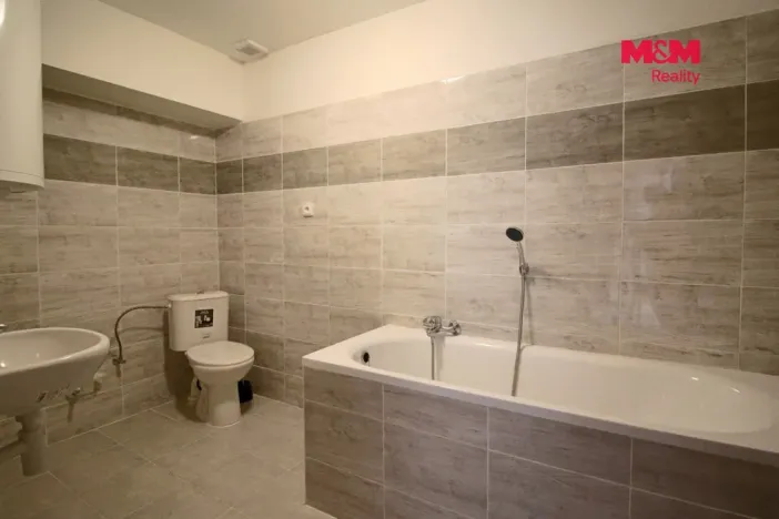 Pronájem bytu 2+kk, Trutnov - Střední Předměstí, Novodvorská, 50 m2
