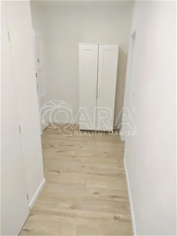 Pronájem bytu 2+kk, Praha - Holešovice, Jirečkova, 48 m2