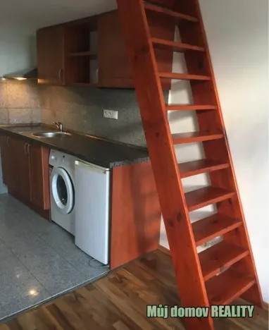 Pronájem bytu 1+kk, Praha - Vysočany, Freyova, 18 m2