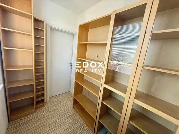Prodej bytu 1+1, Praha - Modřany, Pejevové, 30 m2