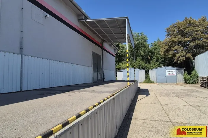 Pronájem skladu, Znojmo, 180 m2