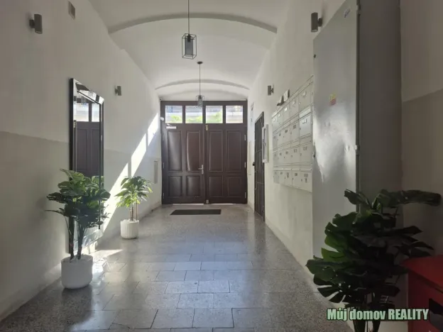 Pronájem bytu 2+kk, Praha - Karlín, 45 m2