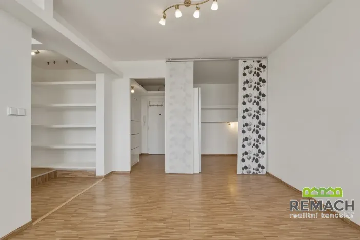 Pronájem bytu 1+kk, Zlín, Ševcovská, 33 m2