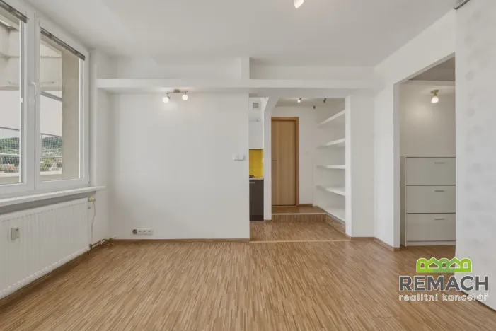 Pronájem bytu 1+kk, Zlín, Ševcovská, 33 m2