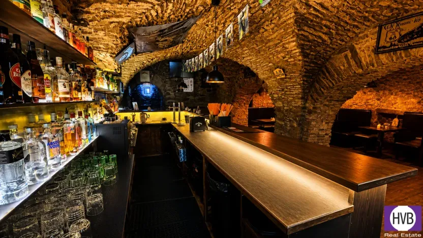 Pronájem obchodního prostoru, Čáslav, nám. Jana Žižky z Trocnova, 360 m2