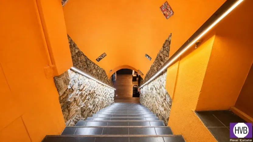 Pronájem obchodního prostoru, Čáslav, nám. Jana Žižky z Trocnova, 360 m2