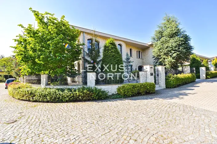 Pronájem vily, Praha - Nebušice, Spojová, 600 m2