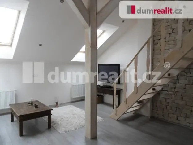 Pronájem bytu 1+1, Praha - Žižkov, Seifertova, 42 m2