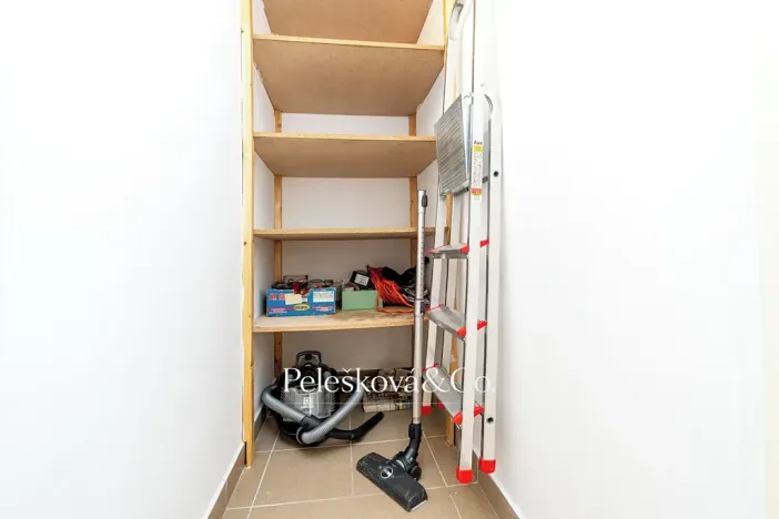 Prodej bytu 2+kk, Dolní Břežany, Za Sídlištěm, 58 m2