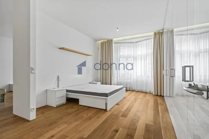 Pronájem bytu 3+kk, Praha, Laubova, 109 m2