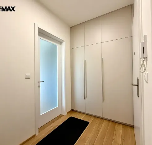 Pronájem bytu 1+kk, Praha - Košíře, Na Stárce, 39 m2