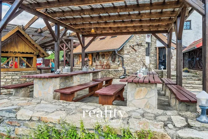 Prodej restaurace, Lesná, 450 m2