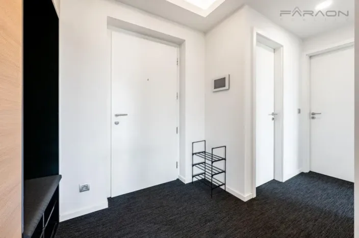 Prodej bytu 2+kk, Praha - Libeň, Menclova, 66 m2