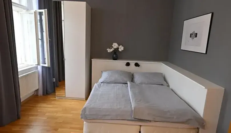 Pronájem bytu 1+kk, Praha - Vinohrady, Sázavská, 35 m2