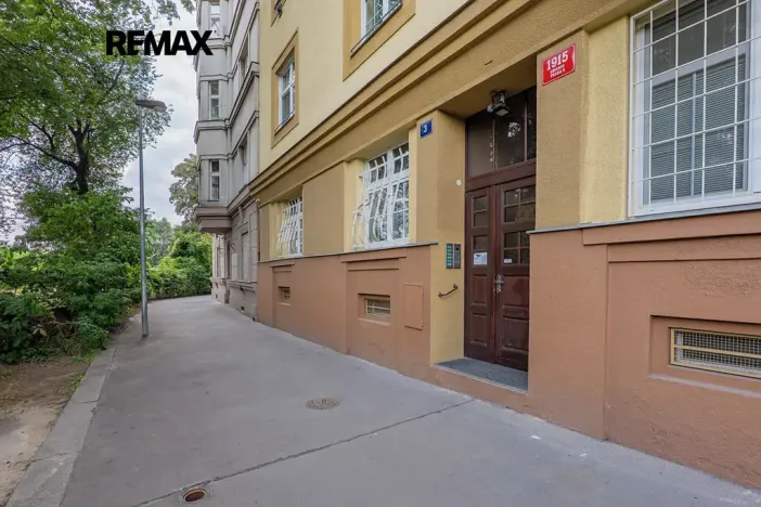 Pronájem bytu 4+kk, Praha - Smíchov, Pod tratí, 111 m2