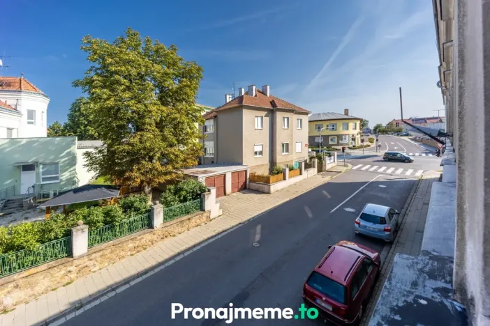 Pronájem bytu 2+kk, Znojmo, Pražákova, 45 m2