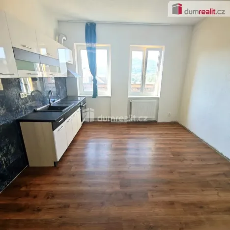 Pronájem bytu 2+1, Děčín - Děčín II-Nové Město, Kamenická, 70 m2