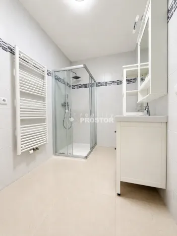 Pronájem rodinného domu, Praha - Letňany, Boletická, 42 m2