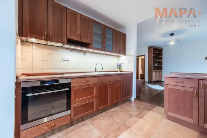 Pronájem bytu 3+kk, Praha - Dejvice, Lindleyova, 79 m2