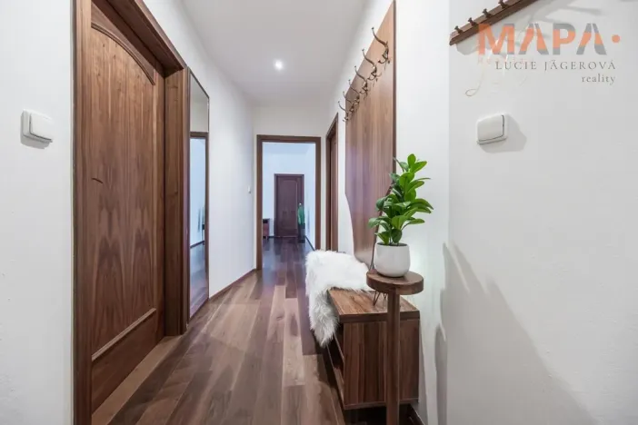 Pronájem bytu 3+kk, Praha - Dejvice, Lindleyova, 79 m2