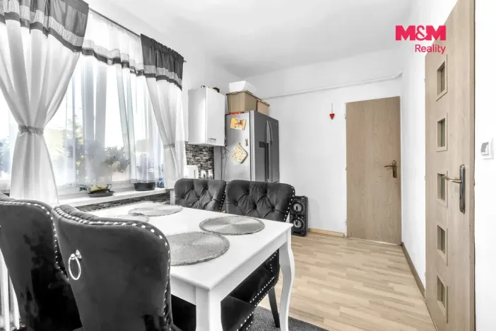 Prodej rodinného domu, Staré Jesenčany, 110 m2