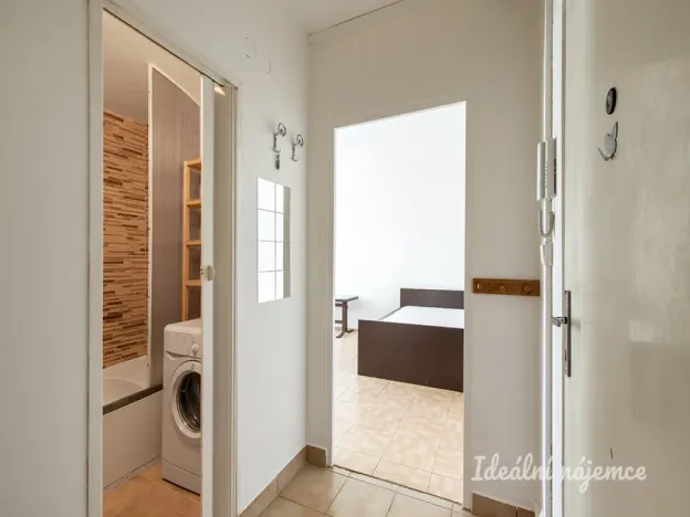 Pronájem bytu 1+kk, Praha - Krč, Hurbanova, 26 m2