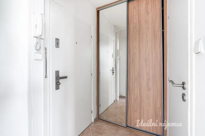 Pronájem bytu 1+1, Praha, Novodvorská, 28 m2