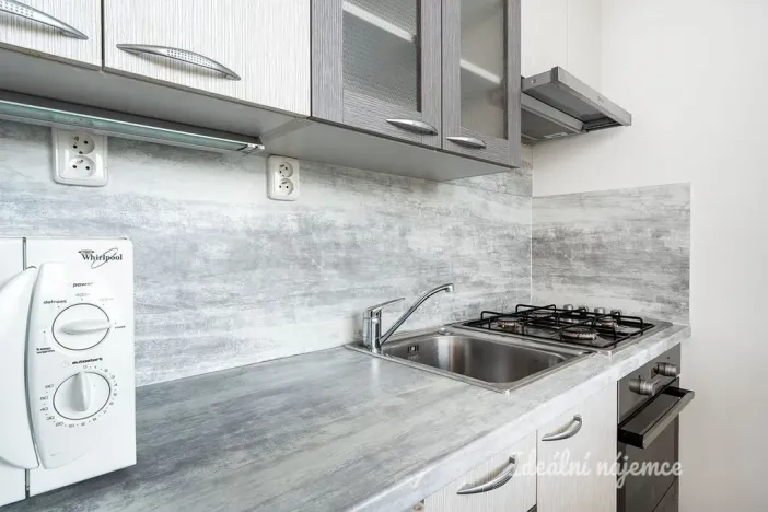 Pronájem bytu 1+1, Praha, Novodvorská, 28 m2