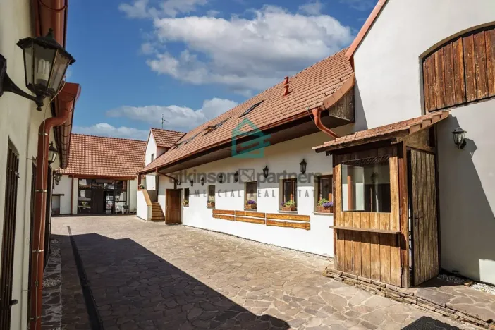 Prodej chaty, České Budějovice - České Budějovice 7, nám. Bratří Čapků, 450 m2