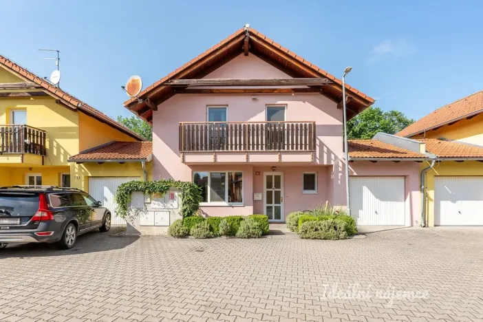 Pronájem rodinného domu, Horoušany, Na Svahu, 141 m2
