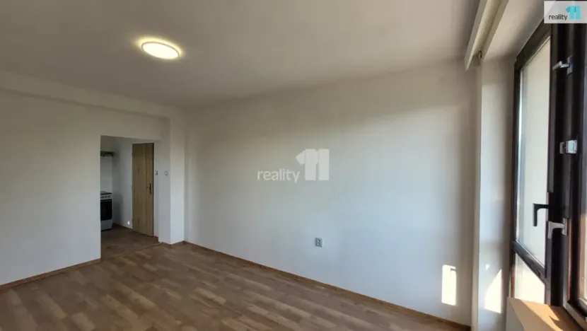 Pronájem bytu 1+1, Týnec nad Labem, Lžovická, 32 m2
