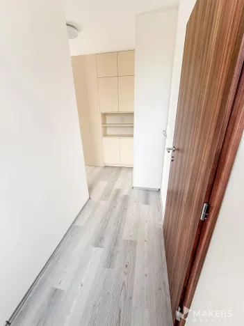 Pronájem bytu 2+kk, Praha - Strašnice, Konojedská, 44 m2