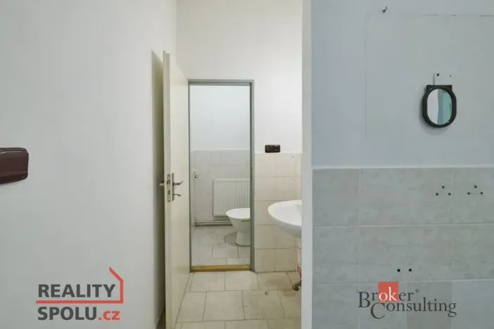 Pronájem skladu, Mnichovo Hradiště, Jiráskova, 450 m2