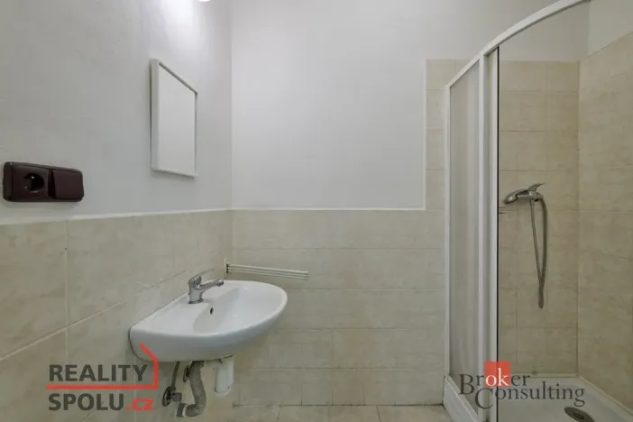 Pronájem skladu, Mnichovo Hradiště, Jiráskova, 450 m2